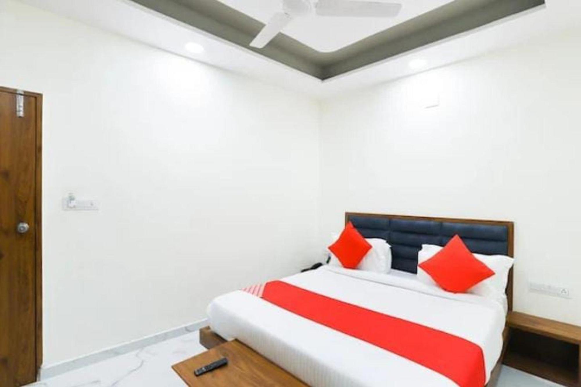 Hotel New Lake View Ahmedabad Exterior photo
